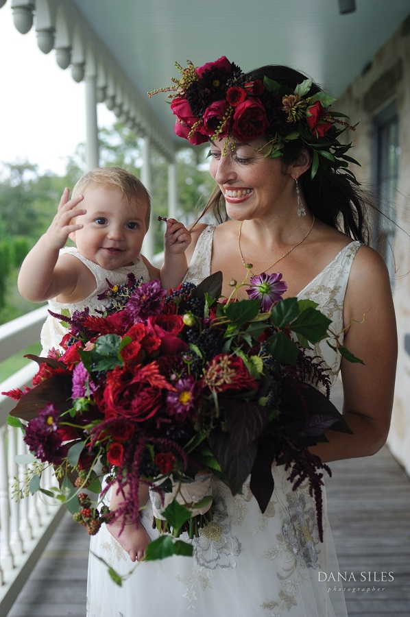 Flowers by Semia created a curated wild look for Gillian’s bouquet and floral crown, which featured late summer blooms along with blackberries and blackberry vine.